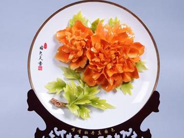 《國色天香（14寸橘紅金邊）》作者：許麗枝